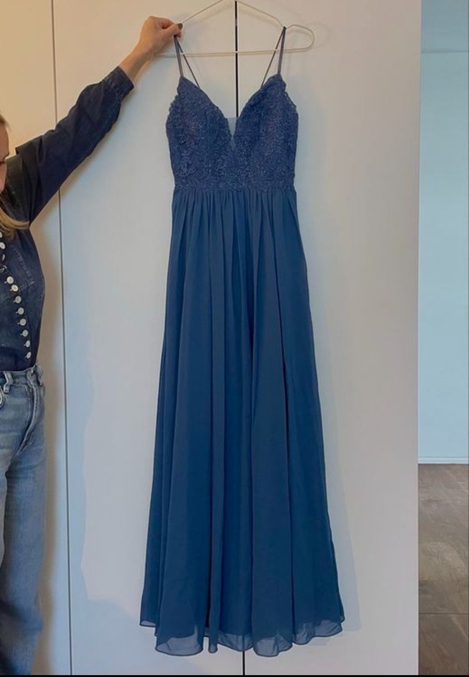 Vestiti: Laona Ballkleid – Nuovo (secondo la descrizione) da Allschwil venduto da susannaschm