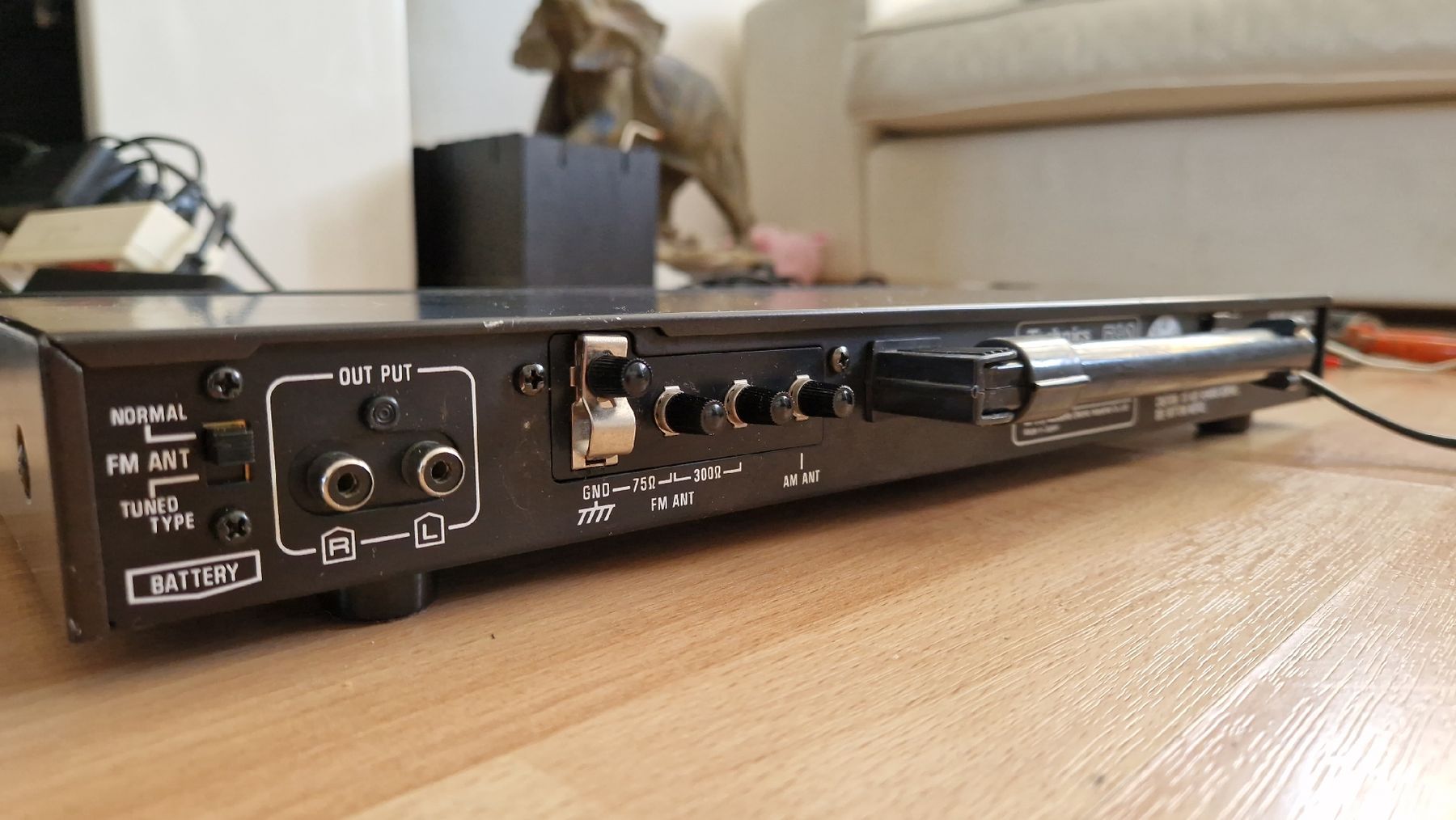 Technics Radio: TECHNICS SYNTHESIZER TUNER ST-S3 – Usato da Zürich venduto da Arianco 4