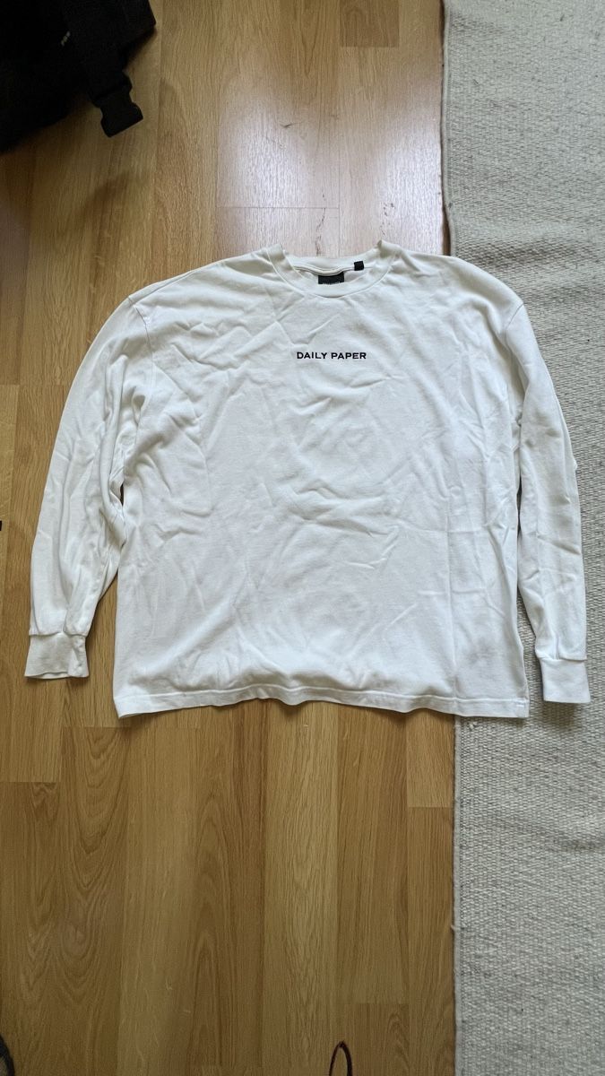 T-shirt: Daily Paper Longsleeve M – Usato da Zürich venduto da 8047