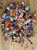 Über 40 Playmobil Figuren