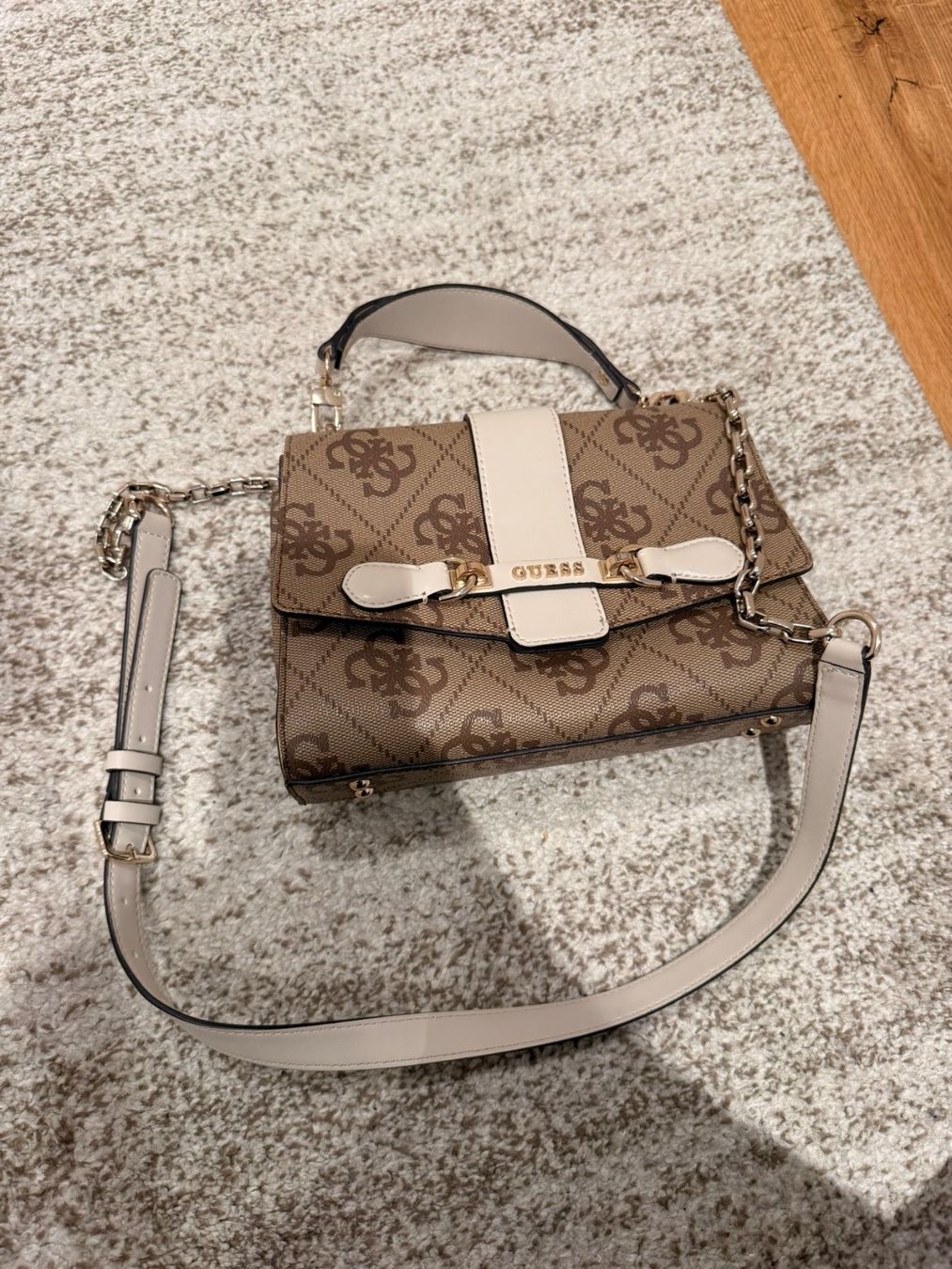 Guess Borse da donna: Guess Tasche – Usato da Turbenthal venduto da arb_g87g 3