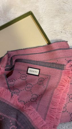 écharpe Gucci