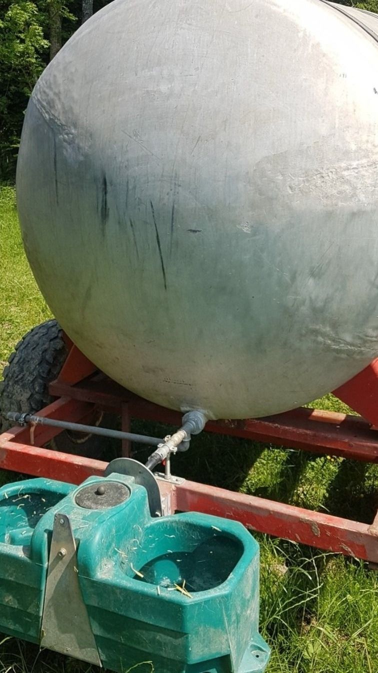 Abbeveratoi e trogoli: Tränkefass ab 1Fr. – Usato da Wasen im Emmental venduto da Ernst086 2