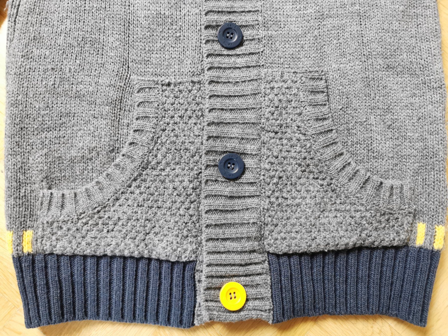 Vestes: warme Strickjacke Celio Gr. S – D'occasion à Stäfa par flamingo_17 3