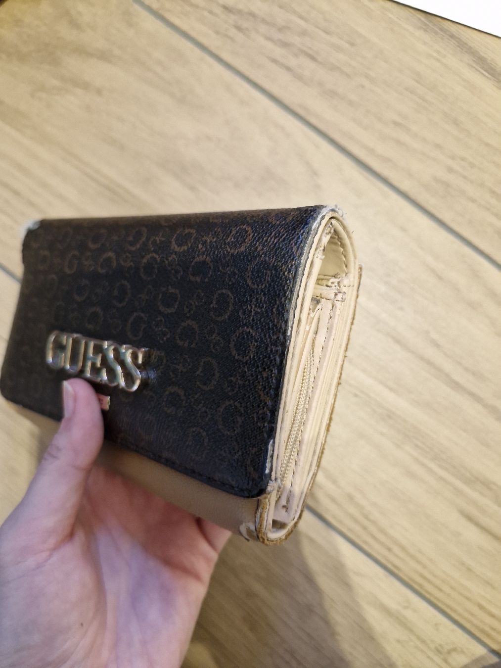 Guess Portafogli: Guess Geldsack – Usato da Muotathal venduto da Sereina-muheim 6