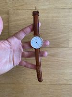 Elegante Daniel Wellington Uhr mit Lederarmband 