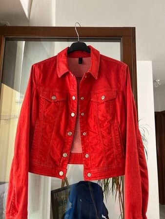 Rote Benetton Jeansjacke Grösse M