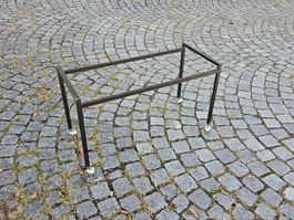 Tischgestell Metall schwarz mit Rollen gebrauchter Zustand