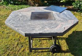 Grilltisch in Granit auf Rädern