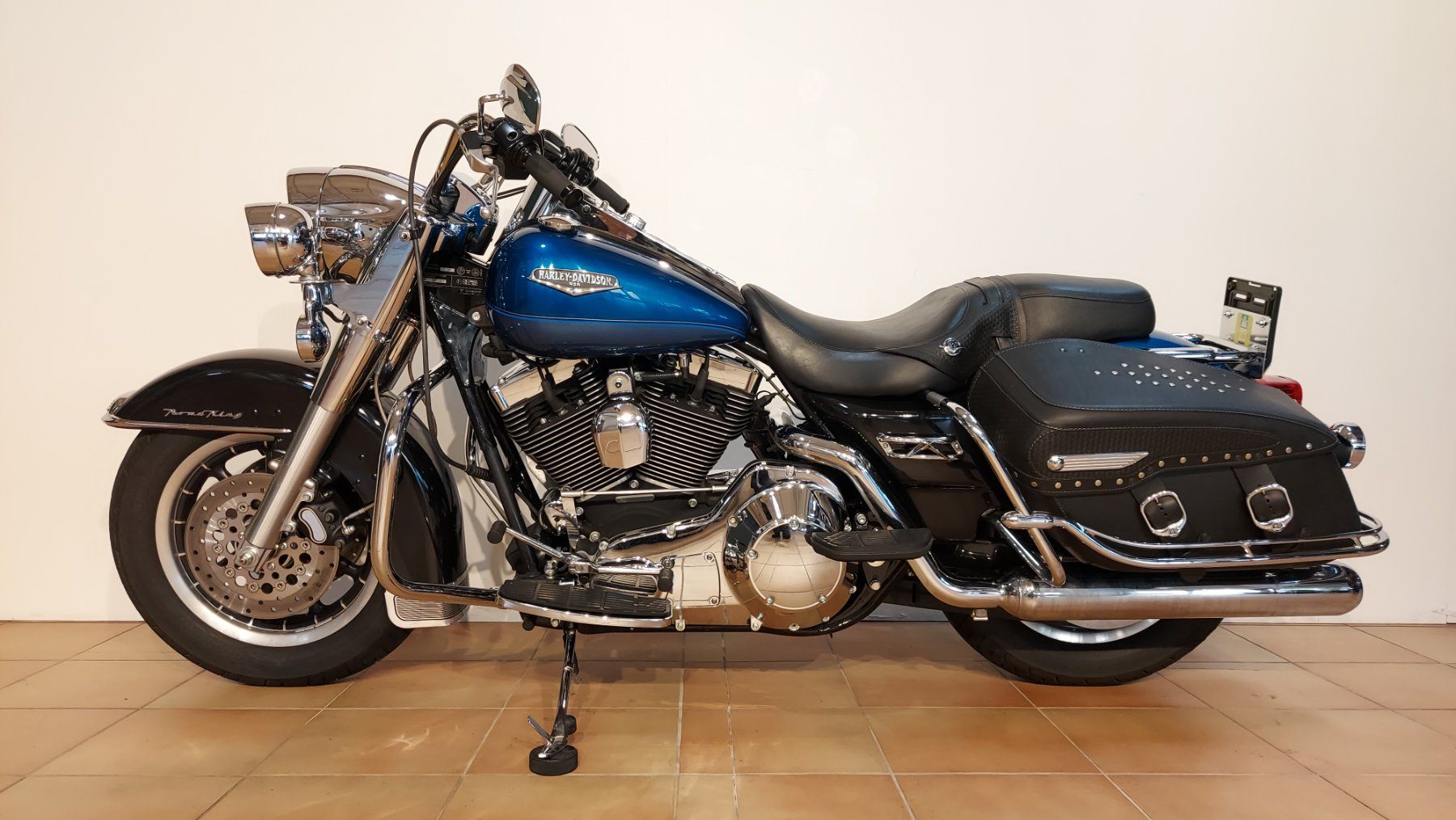 Harley-Davidson Chopper: Harley-Davidson FLHRCI Road King Classic – Usato da Tägerschen venduto da Moto-Welt 1