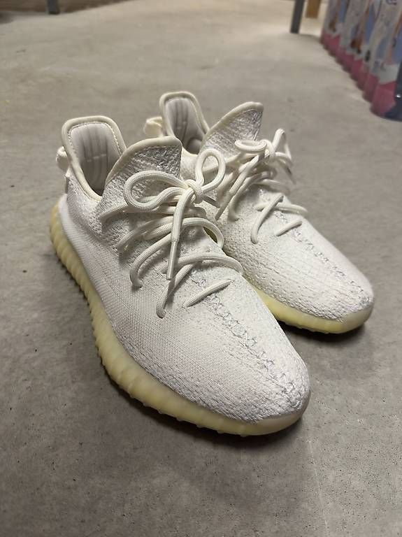 Scarpe da uomo: Adidas Yeezys Gr 41.5 – Usato da Zürich venduto da Babanos7