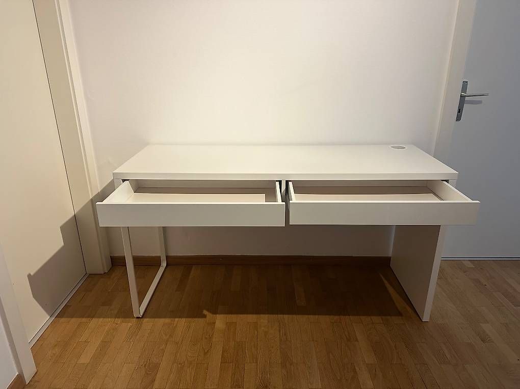 Ikea Scrivanie: Bureau Micke blanc 142x50cm – Usato da Sion venduto da alb_j9d6