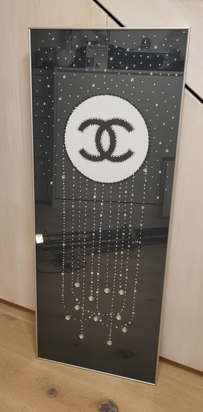 Foto & Immagini: Chanel Bild mit Strasssteinen, ein Blickfang! – Usato da Wangen ZH venduto da Macle