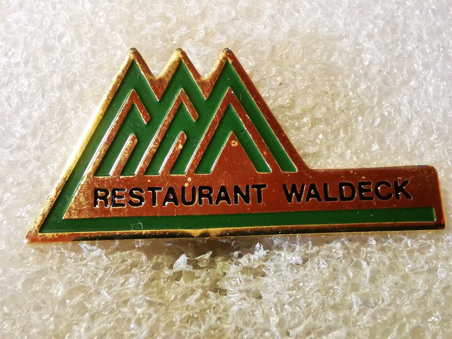 Placchette & Badge: Ansteckpin 160: Restaurant Waldeck – Usato da Oppligen venduto da Pin-Fall-Shop
