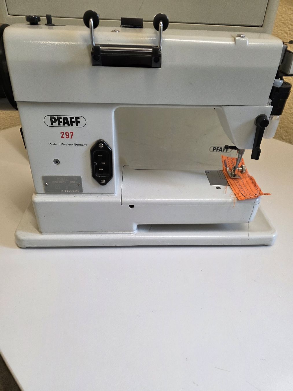 Pfaff Macchine da cucire: Pfaff 297 Nähmaschine  Schweizer Edition – Difettoso da Alberswil venduto da mario889 2