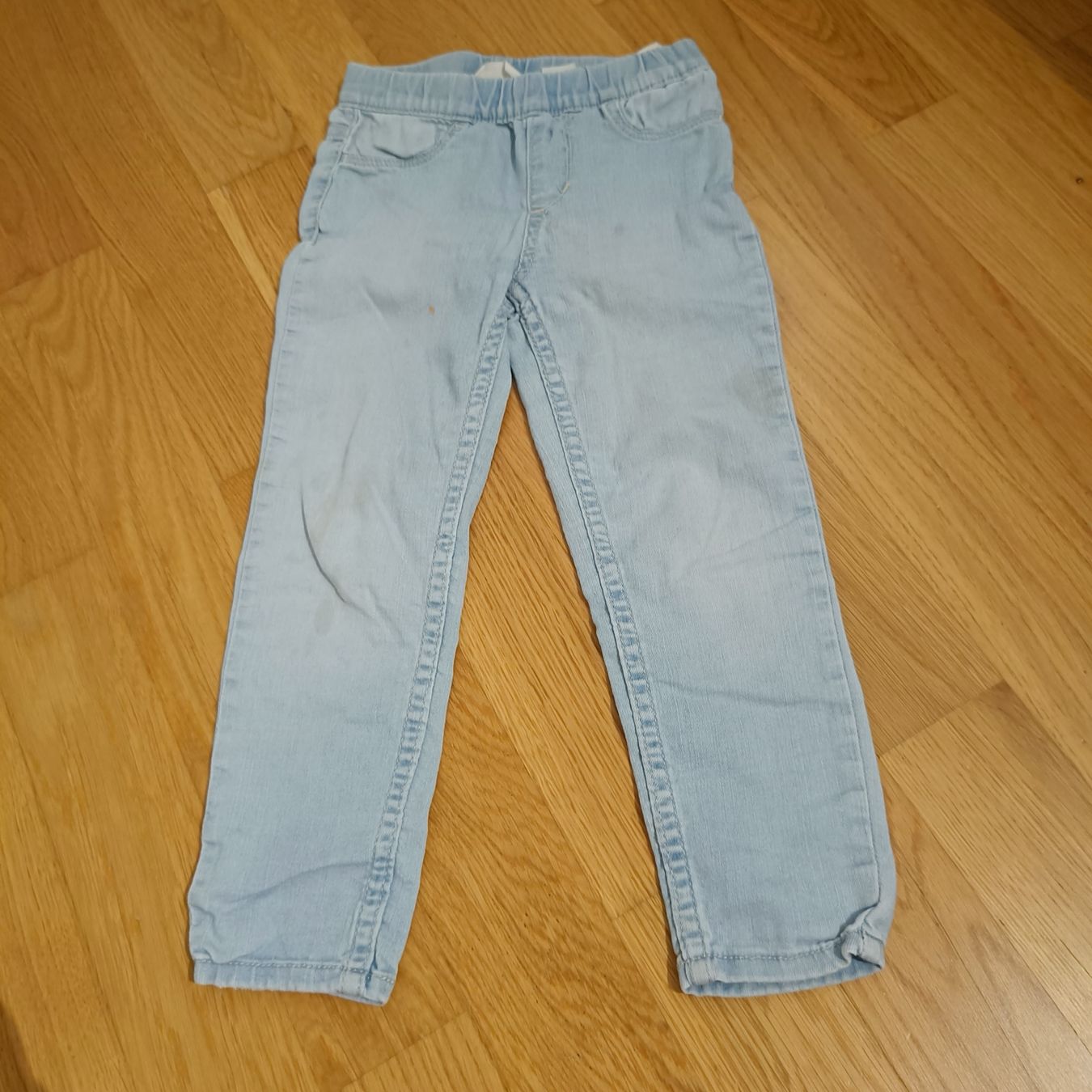 Hosen: Jeans Grösse 98 – Gebraucht aus Jaberg von urig17.