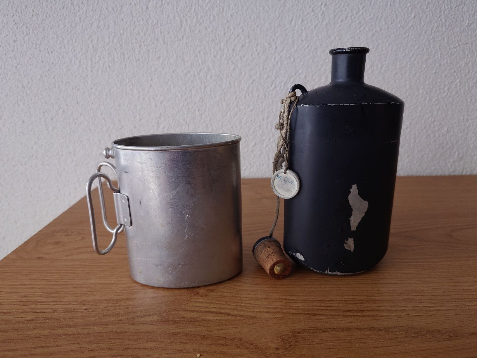 Schweizer Armee Attrezzatura & Pezzi di ricambio: Vintage Feldflasche mit Becher, Schweizer Armee, Top! – Usato da Nottwil venduto da cellogau 2