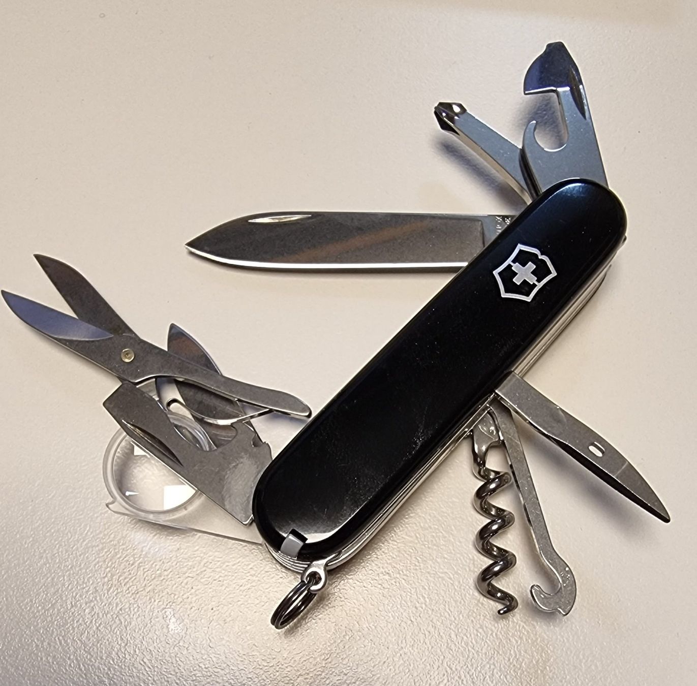 Victorinox Couteaux de poche: Victorinox Explorer Black – Neuf avec emballage d'origine à Spiez par Ilger0