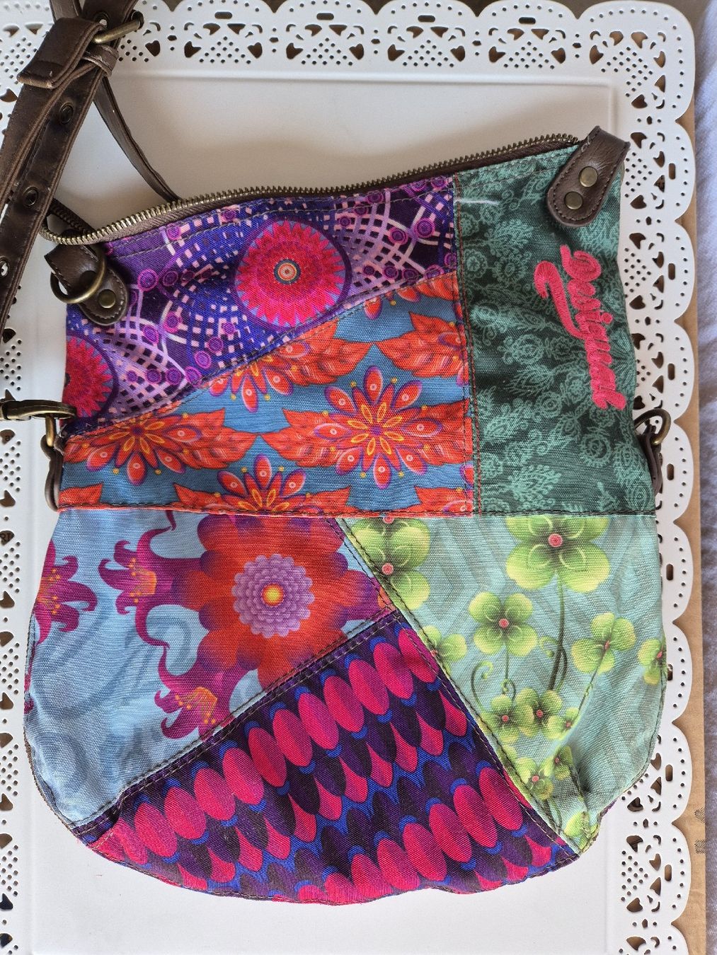 Desigual Taschen für Damen: DESIGUAL Handtasche ca. 28 x 34 cm – Gebraucht aus Herzogenbuchsee von herzchae 2