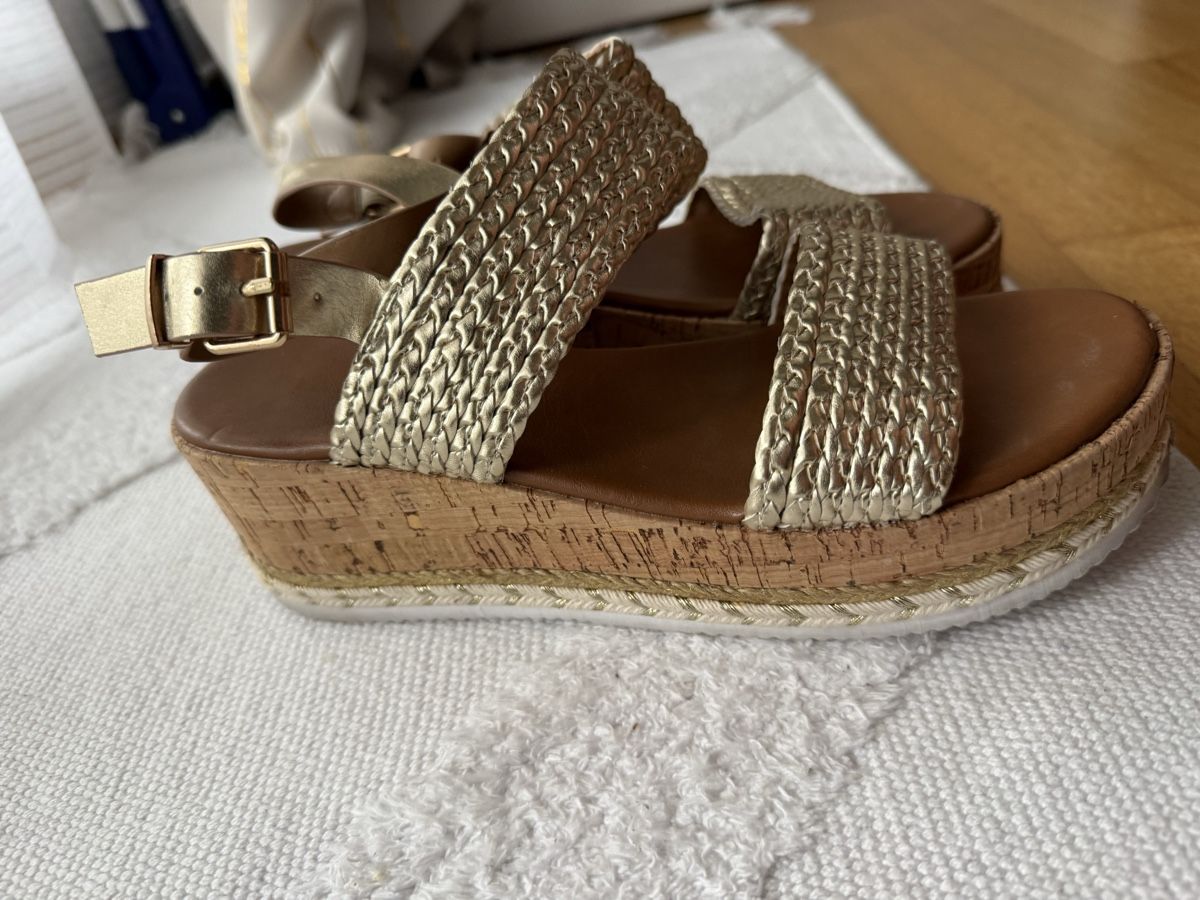 Dosenbach Chaussures femmes: Sandalen Gr. 39 🌸 – D'occasion à Wil SG par xrnvani 3