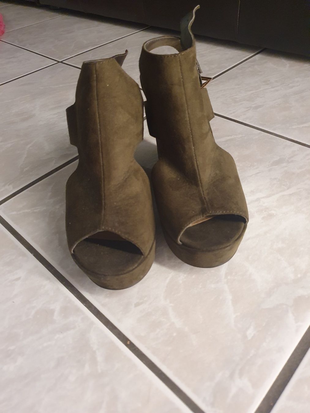 Scarpe da donna: Atmosphere Sandale – Usato da Kriessern venduto da Bugggyyy 1