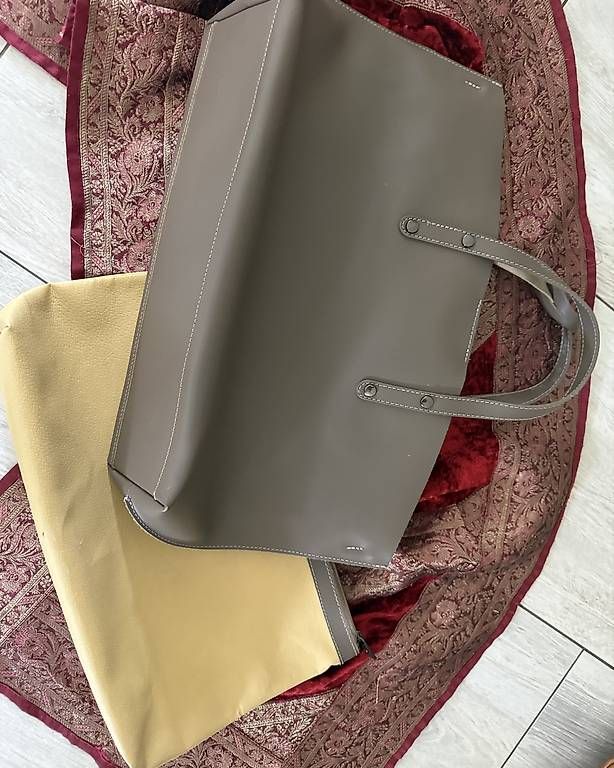 Taschen für Damen: Lederhandtasche – Gebraucht aus Bergdietikon von ulr_r9x5 2
