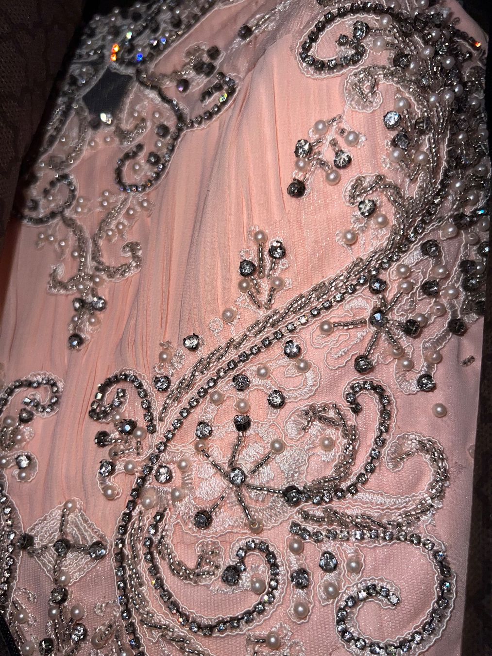 Kleider: Elegantes Abendkleid mit Stickerei & Perlen – Gebraucht aus Volketswil von bounty_5 8