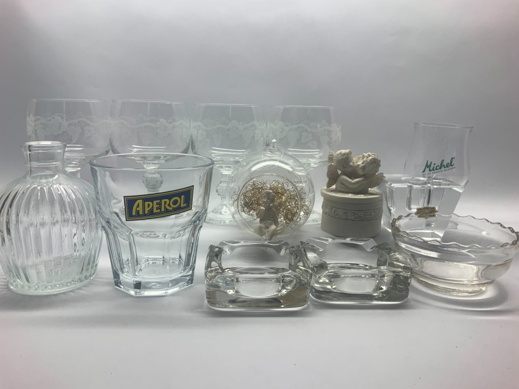 Bicchieri: 13-teiliges Glas- und Deko-Konvolut – Usato da Rickenbach LU venduto da Spalierelger 1