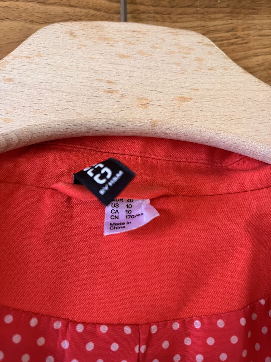 H&M Giacche: Roter Blazer Grösse 40 – Usato da Oberwil BL venduto da Lamainka 2