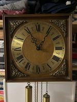 Antike Wanduhr mit Pendel,