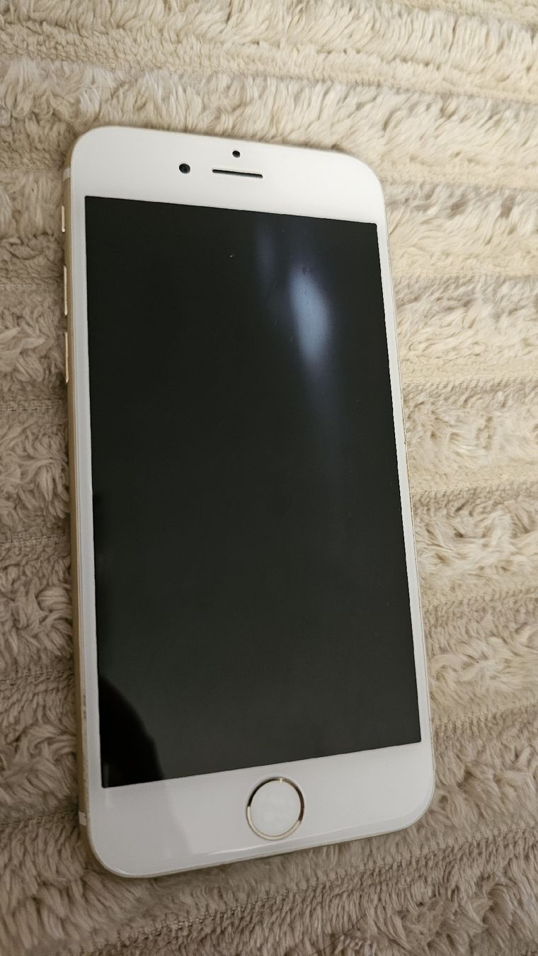 Apple Portables: Apple iPhone 6, 64 GB, gold – D'occasion à Biel/Bienne par Ayana2010 1