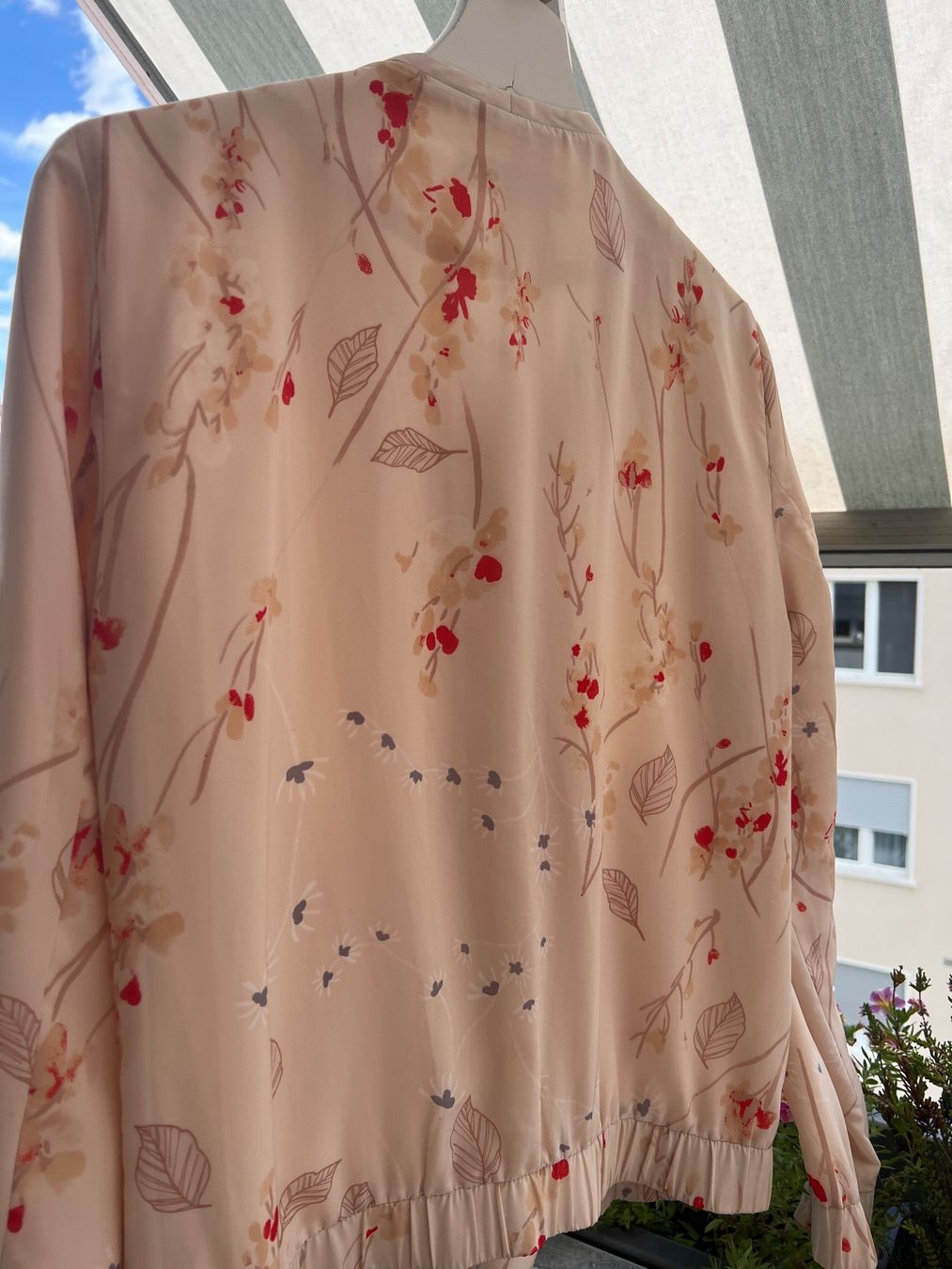 Opus Jacken: Hellrose Damen Jäckchen Opus Blumenmuster Grösse 38 – Gebraucht aus Basel von ili_ug 2