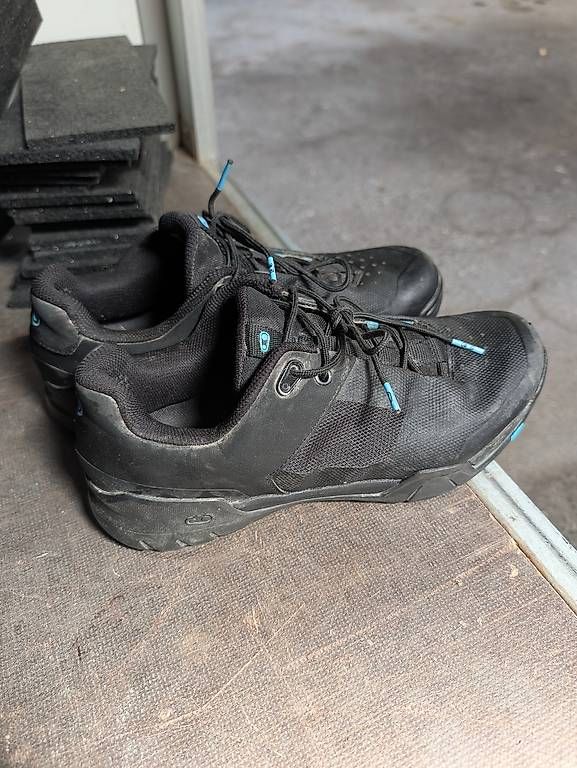 Chaussures hommes: Crankbrothers Klickschuhe 42 – D'occasion à Erstfeld par up.