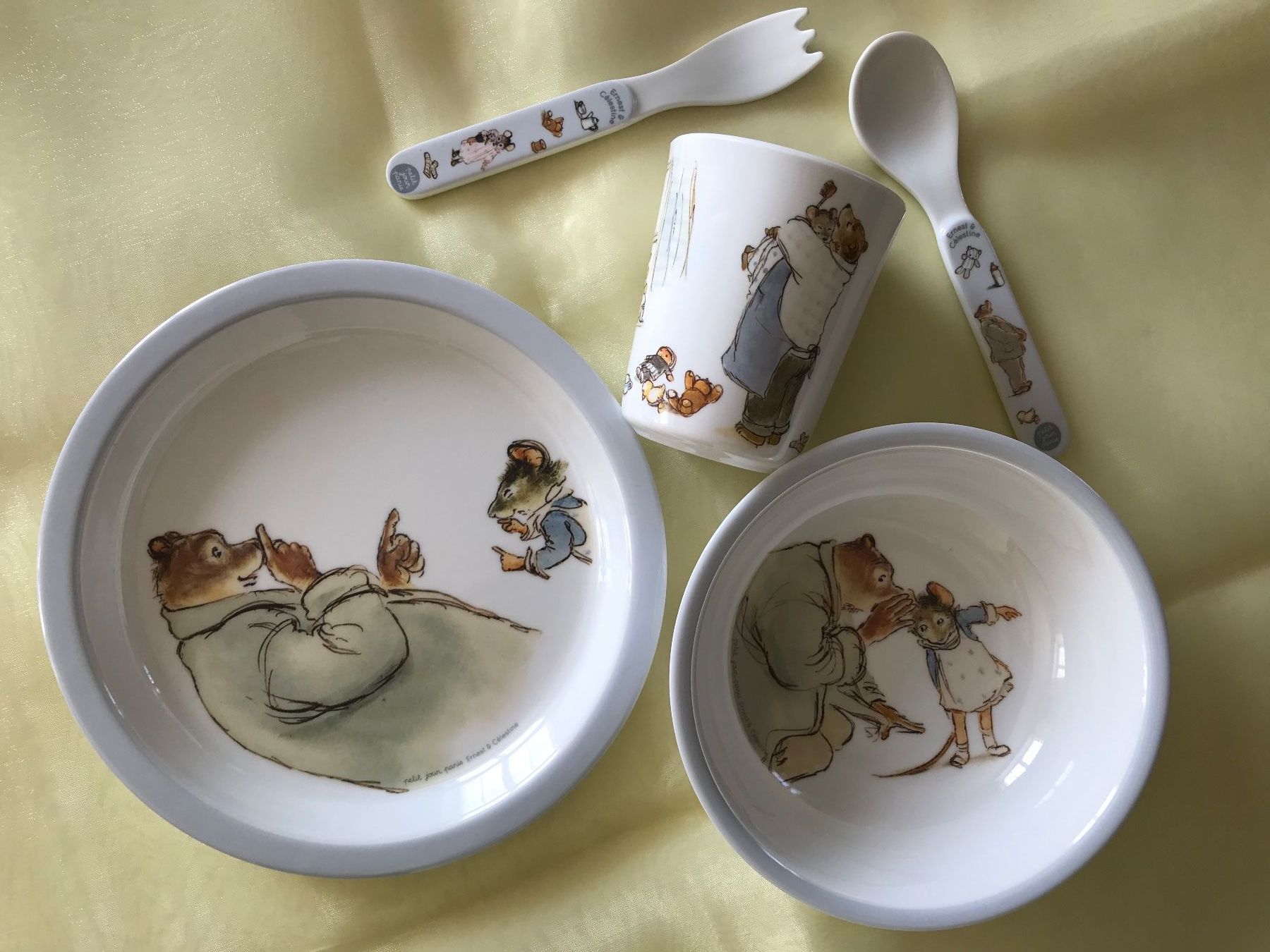 Set di piatti: 5 teiliges Kindergeschirr – Nuovo e nell'imballaggio originale da Hauptwil venduto da EfairB 1