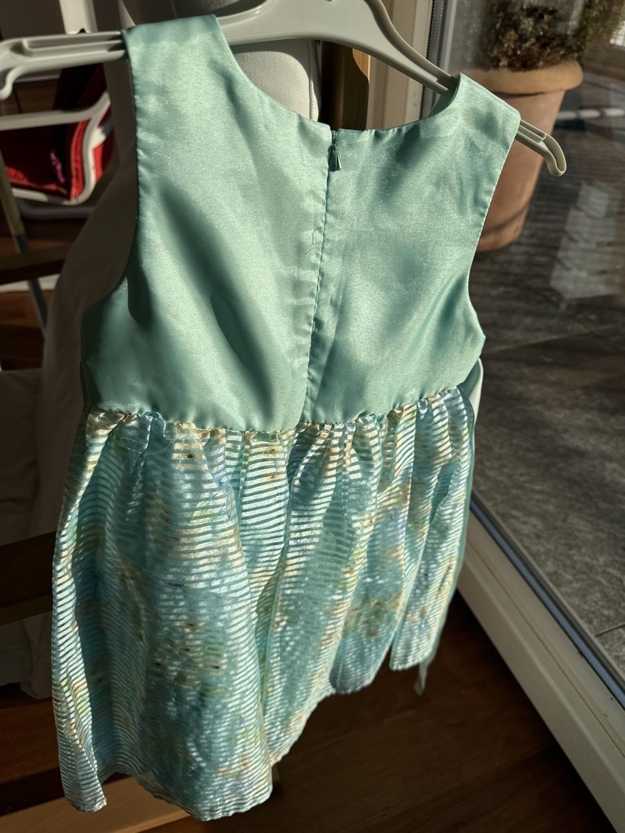 Vestiti & Gonne: Abendkleid 116/122 – Nuovo (secondo la descrizione) da Oberägeri venduto da Loup18 1