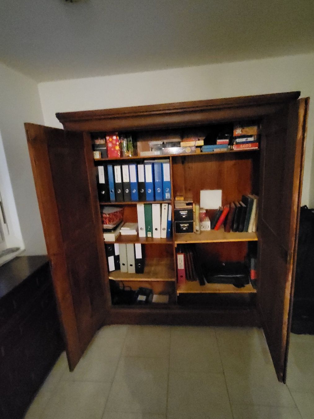 Armadi: Antiker Holzschrank – Usato da Rümlang venduto da Turrin 5