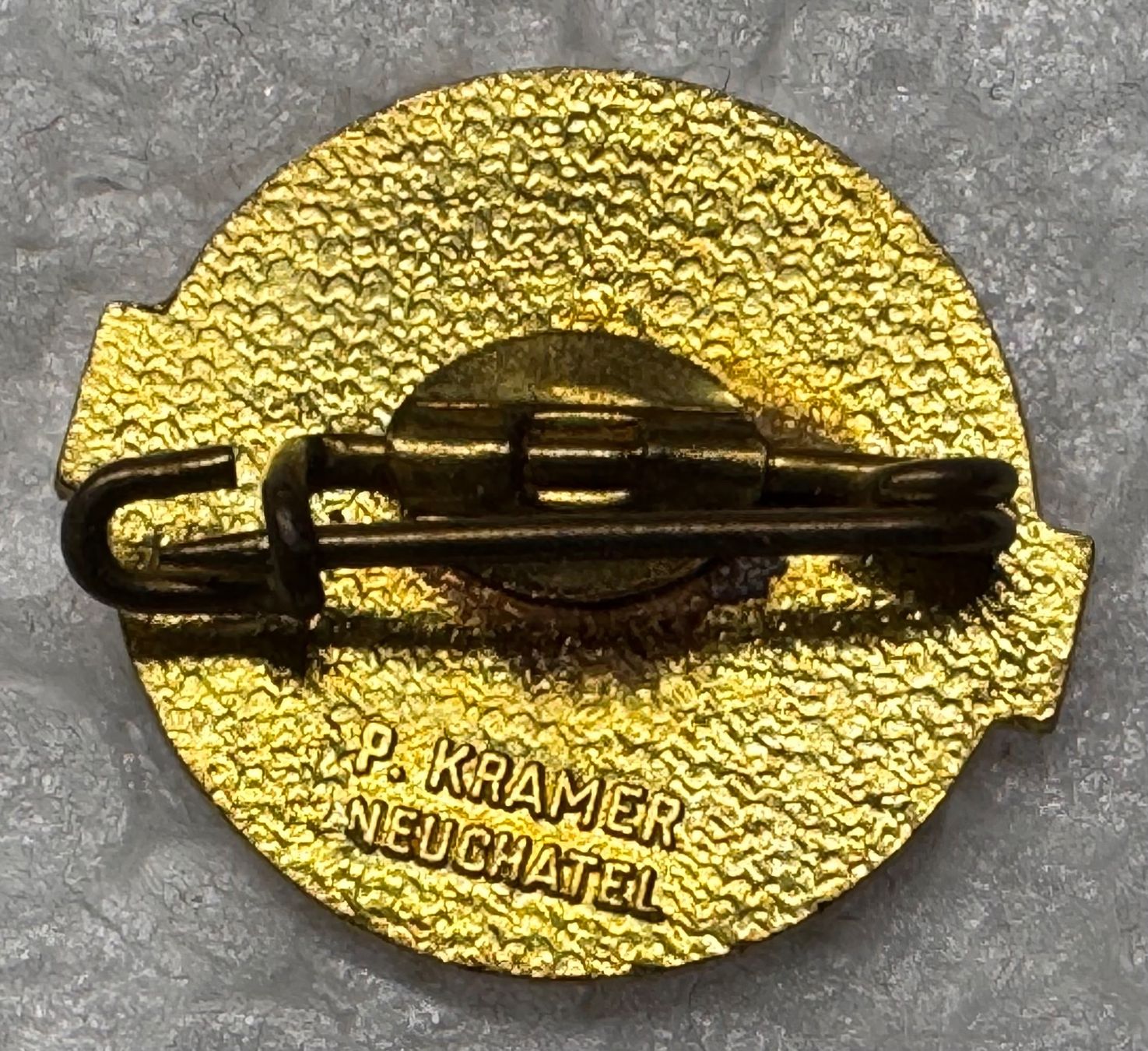 Placchette & Badge: ALTE SCHWEIZER-ABZEICHEN PAUL KRAMER NEUCHATEL – Usato da Andwil SG venduto da Ariisa1234 1