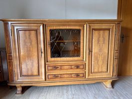 Altes Holzbuffet mit Charme