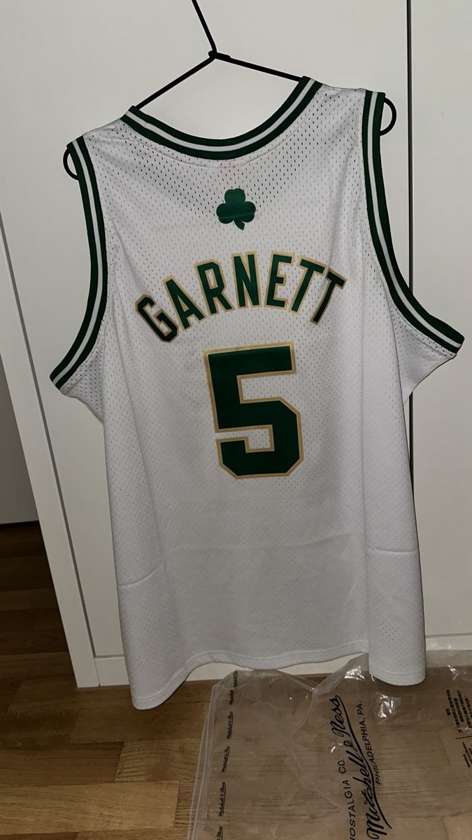 Mitchell & Ness Maillots de corps & Pantalons: Garnett MITCHELL & NESS SWINGMAN JERSEY Neu – Neuf avec emballage d'origine à Rümlang par Dripsale 2