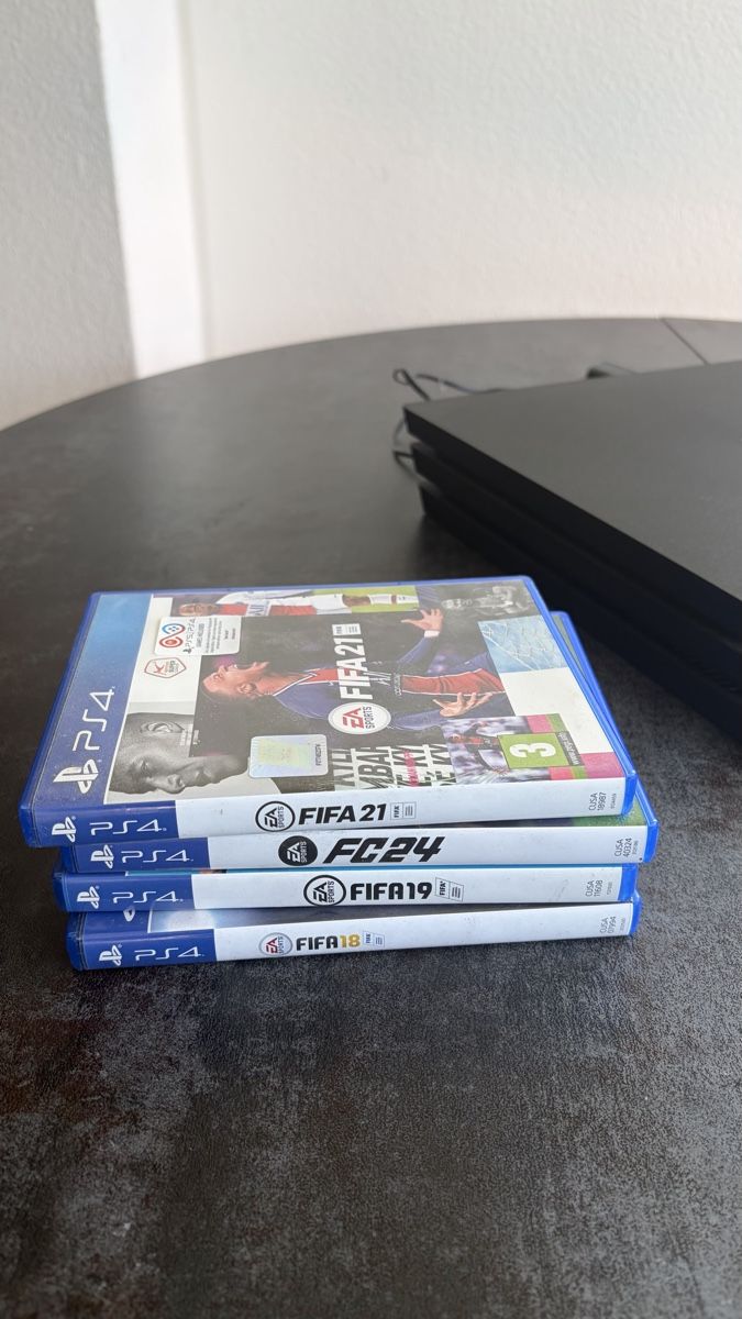 Sony Konsolen: PlayStation 4 Pro PS4 Pro 1TB + 2 Controller + 5 fifa spiele – Gebraucht aus Zürich von mat_bcg2 1
