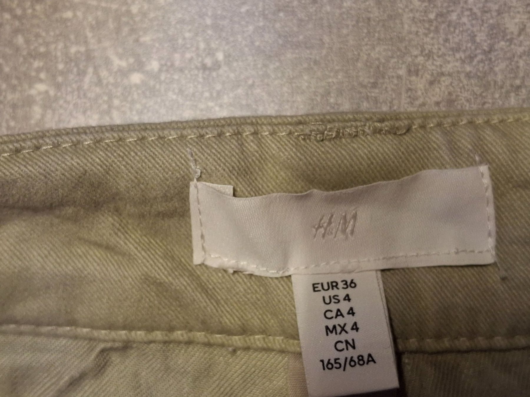 H&M Pantaloni: Pantalon taille 36 marque H&M 69% coton – Usato da Villiers venduto da san_jn5w 3