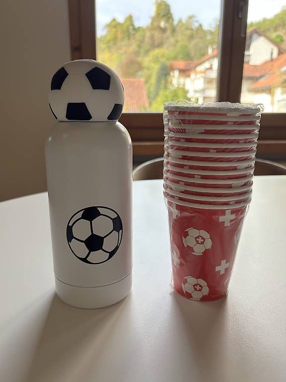 Trinkflaschen & Thermosflaschen: Trinkflasche und Pappbecher – Neu und originalverpackt aus Tamins von Lalel