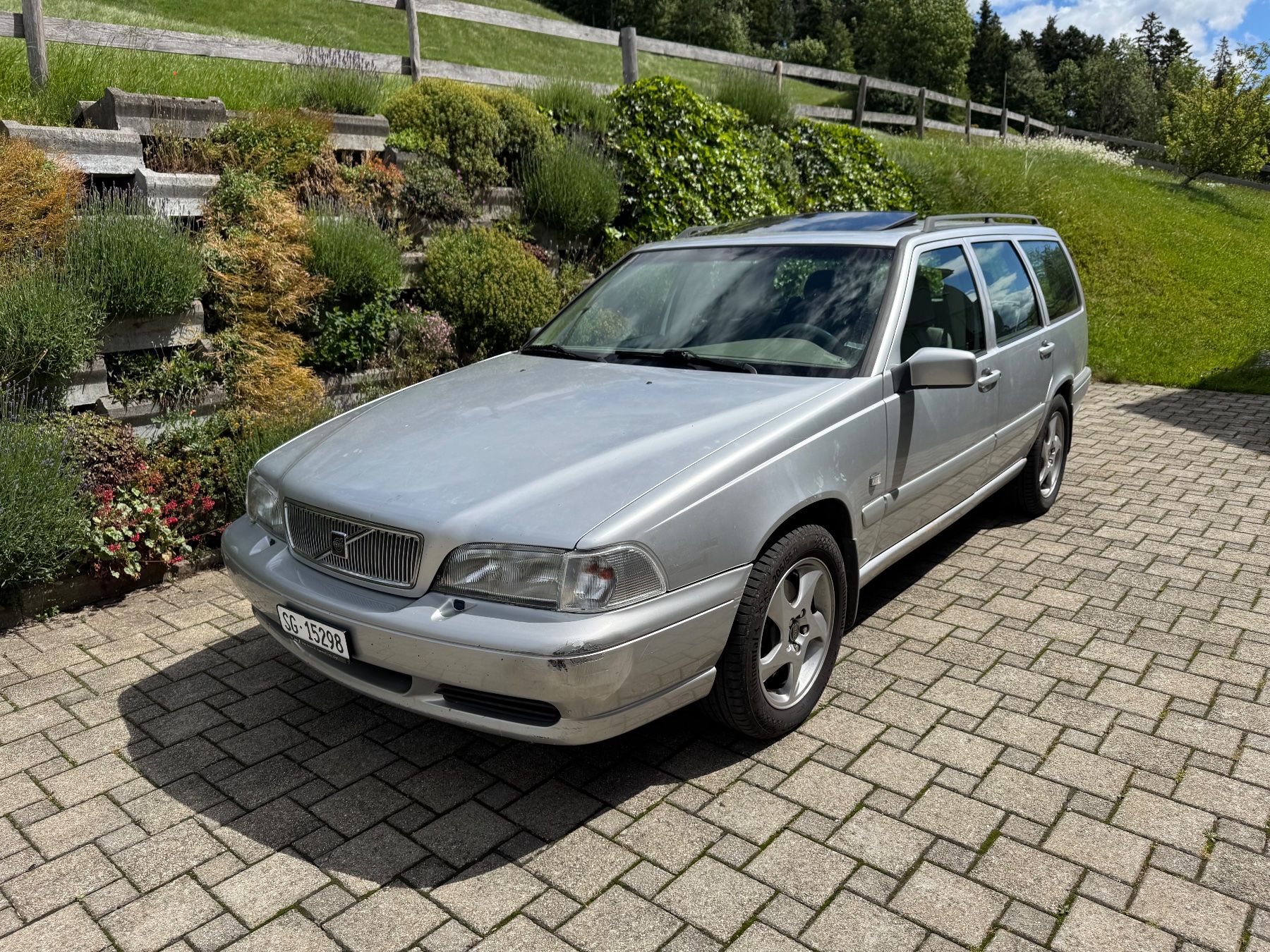 Volvo Automobili: Volvo V70 AWD mit MFK – Usato da St. Gallen venduto da Gabver