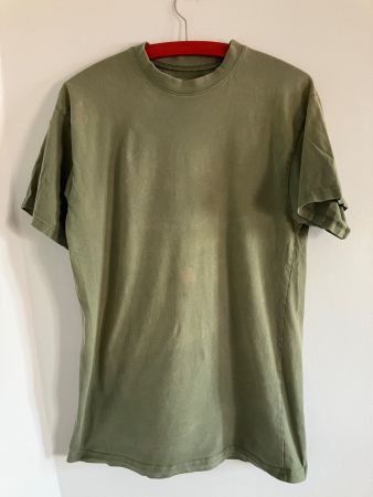 T-shirt armée tchèque vert taille M légères taches