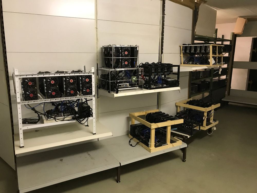 Coin Miner: Hardware gpus, etc von Mining-Projekt – Usato da Wädenswil venduto da OctagonX 4
