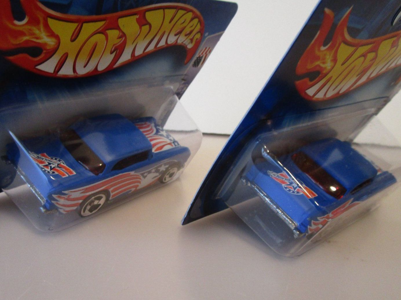 Hot Wheels Modellini d'auto: 2 HOT WHEELS CHEVY 1957 - B3846 VARIANTE – Nuovo e nell'imballaggio originale da Chêne-Bourg venduto da breno56 2