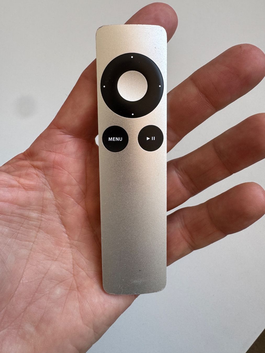 Apple Telecomandi: Télécommande Apple Remote – Usato da Neuchâtel venduto da _Easy_to_Find_