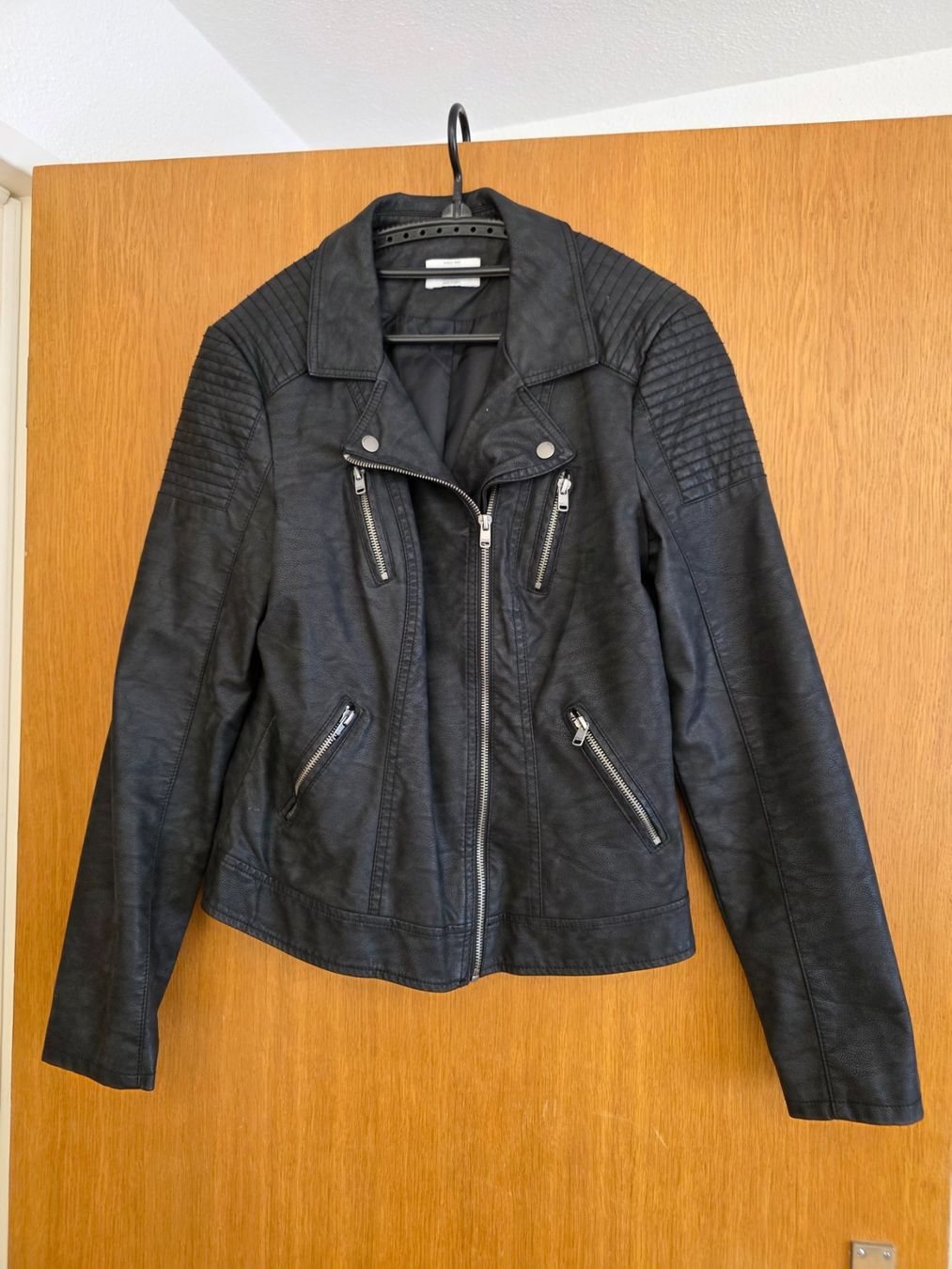 Only Giacche: Jacke, Bikerjacke, Lederimitat schwarz Only Gr. 40 – Nuovo (secondo la descrizione) da Nebikon venduto da Japostyle 2