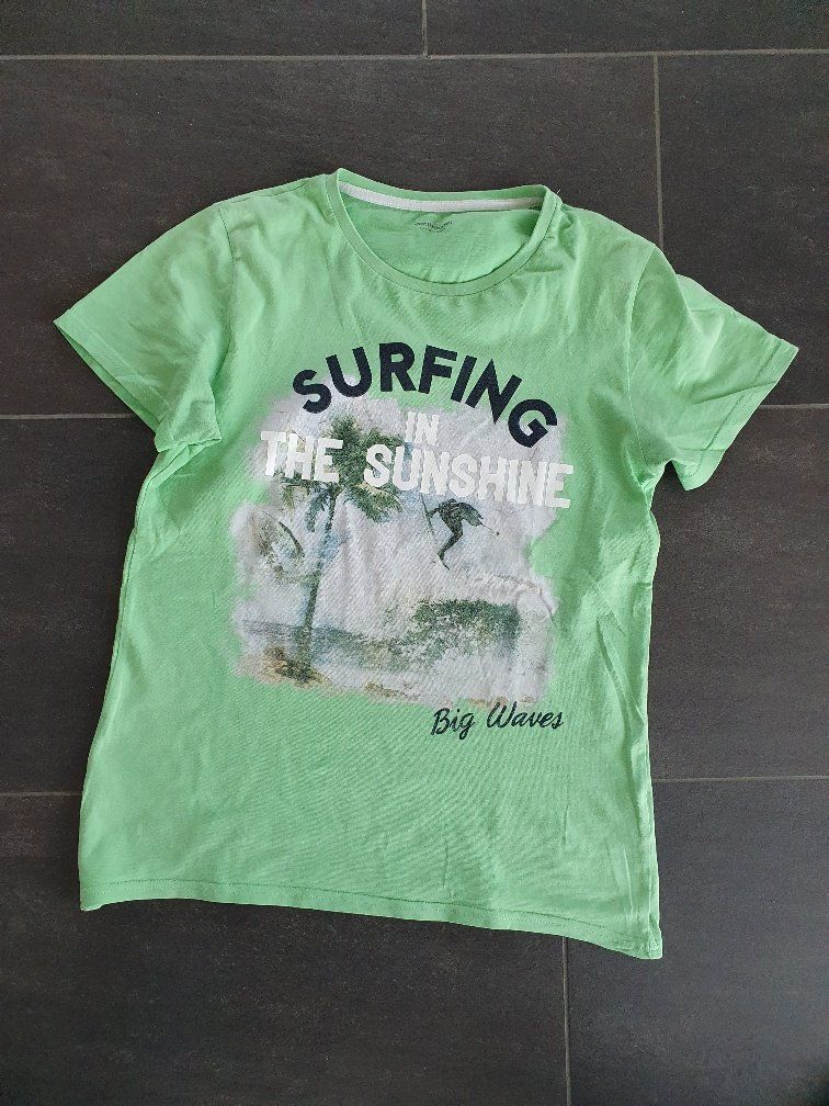 Chemises, T-shirts & Polos: T-Shirt Gr. 146 – D'occasion à Oberegg par Roberto24