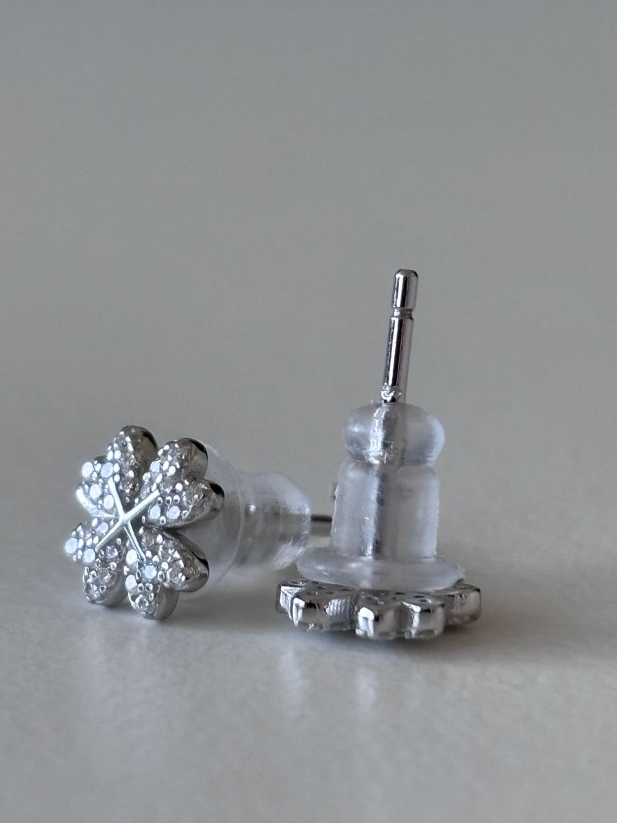 Orecchini pendenti & Orecchini a lobo: Flower studs moissanite Earrings. – Nuovo (secondo la descrizione) da Dübendorf venduto da S1973E 2